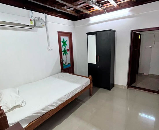 Cozy Single Room